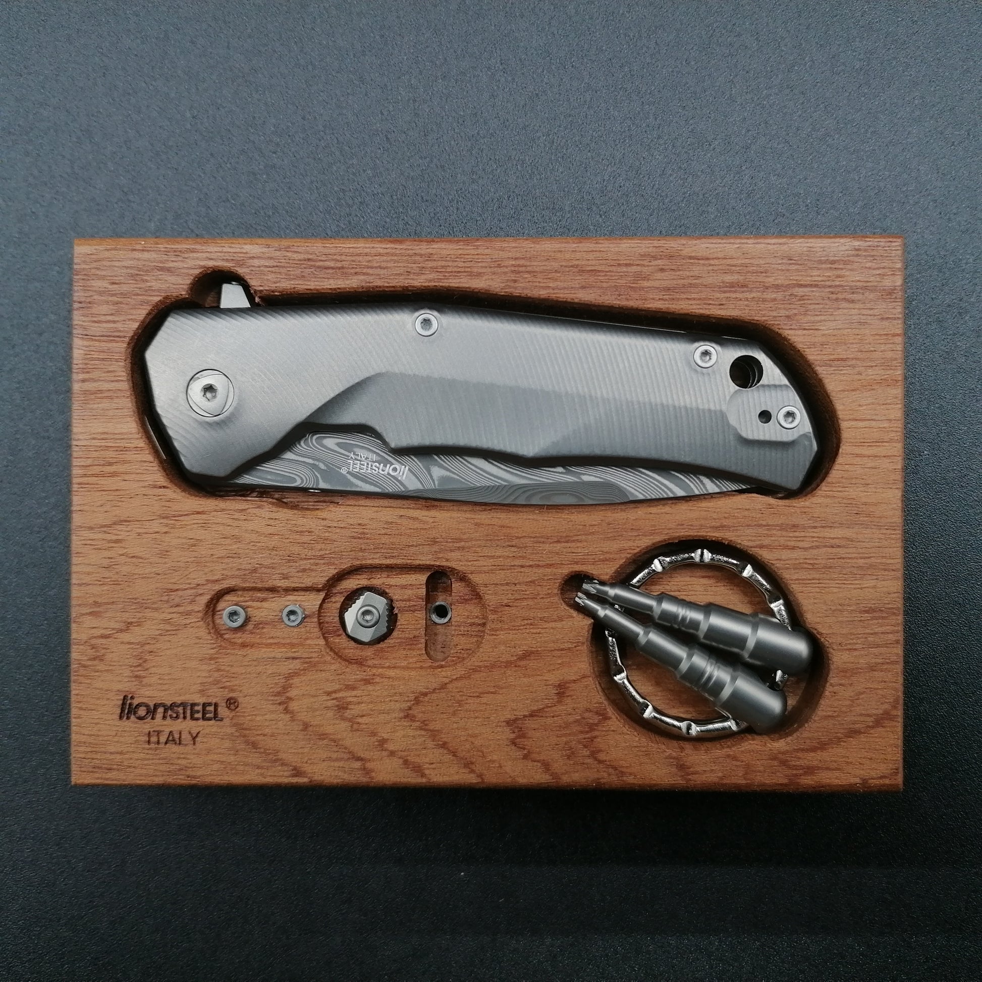Lionsteel T.R.E. Damascus - THOR Folder 4