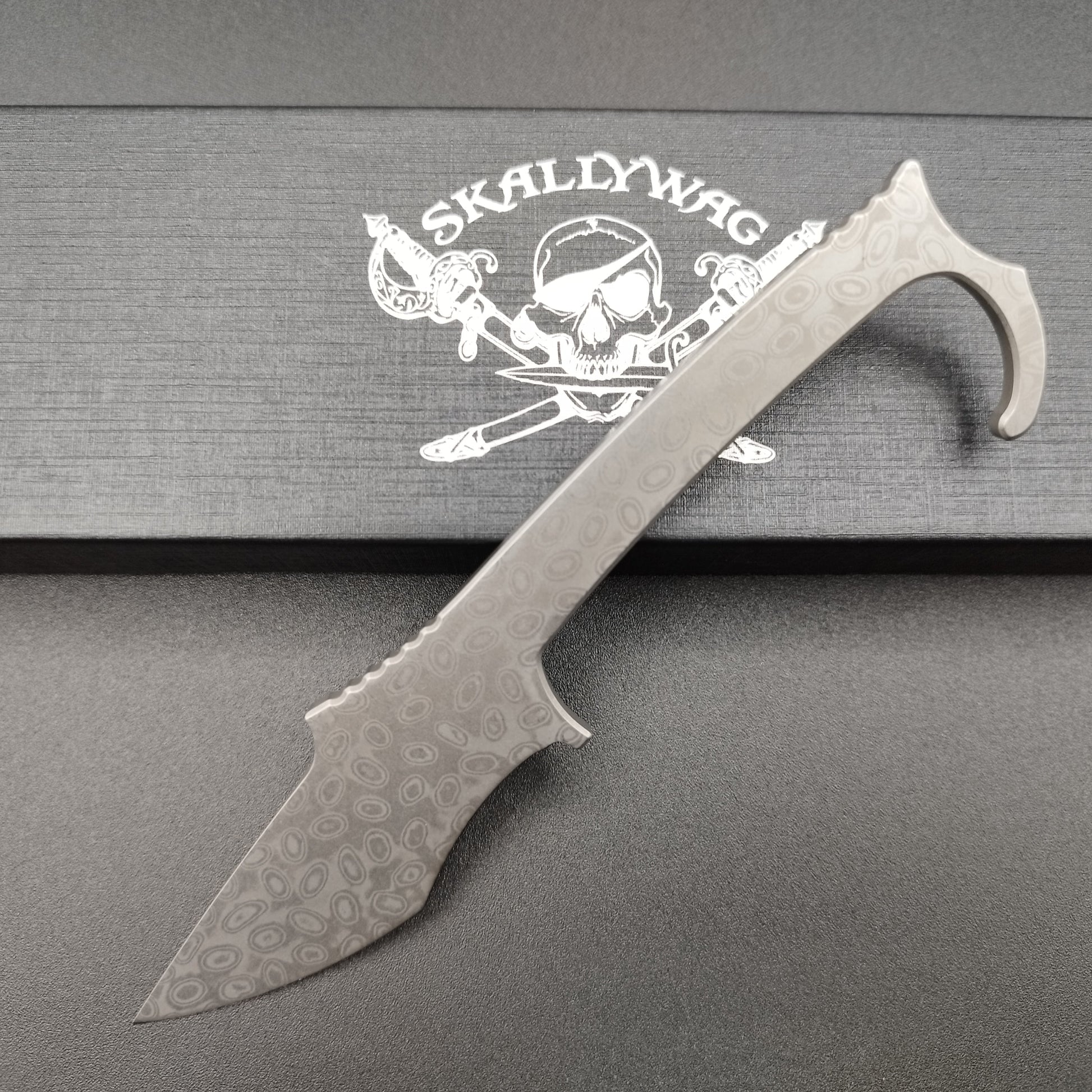 Skallywag Tactical MDV PLUS ONE Damascus mit Trainer 5