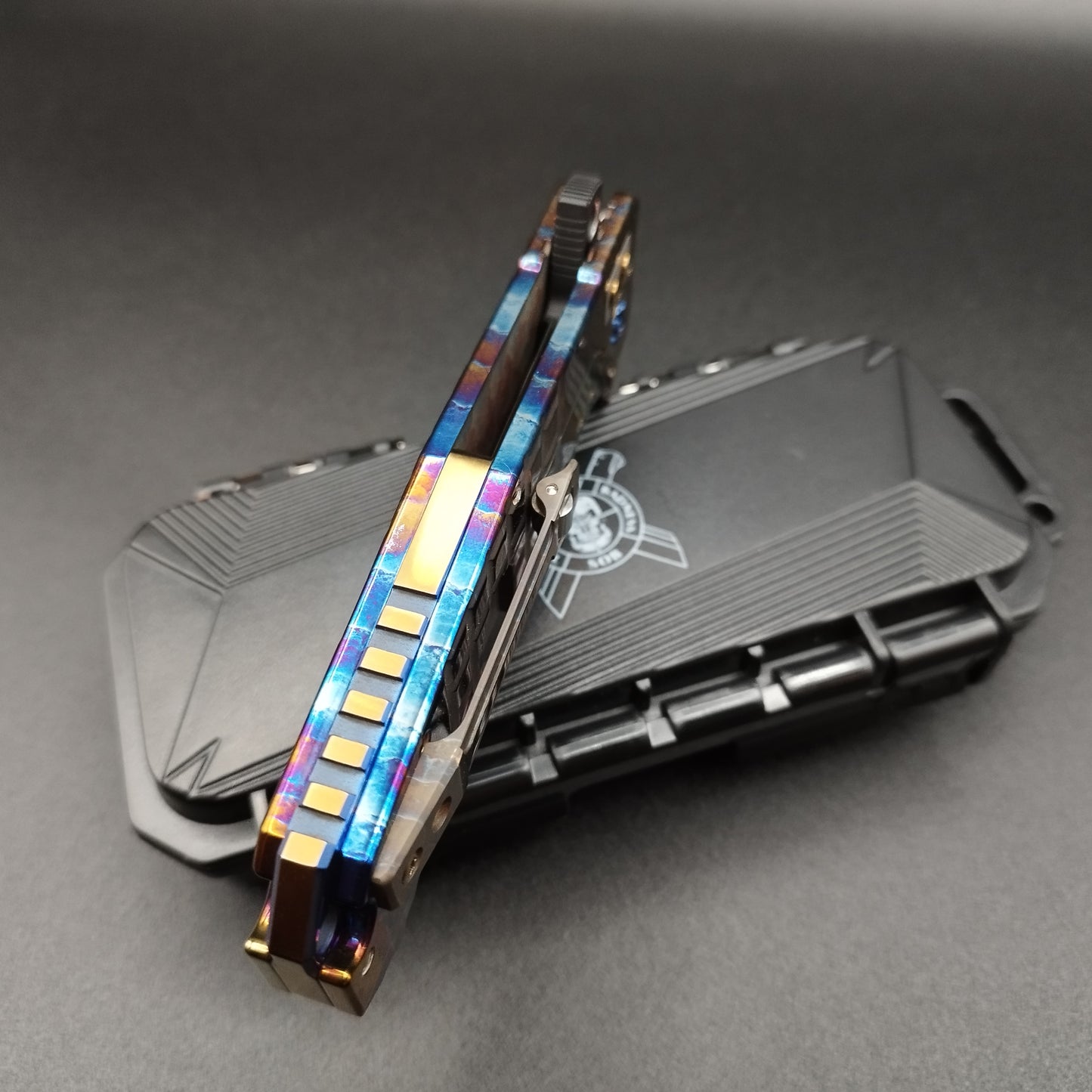 ADV Tanto Black ceracote, Acid Rain Frag Titanium, CPM S35VN