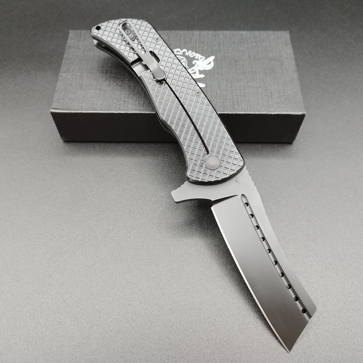 Tactical Razorback Logo Skallywag Tactical Razorback Folder Taschenmesser – knifeaddict